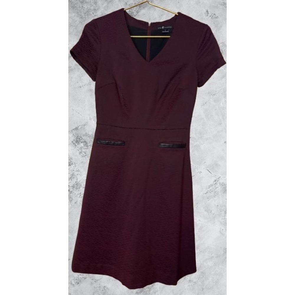 Nora Gardner Burgundy Textured Jacquard V-Neck Sheath Dress Faux Leather Trim 2